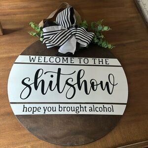 18 inch Round Sign - NWT